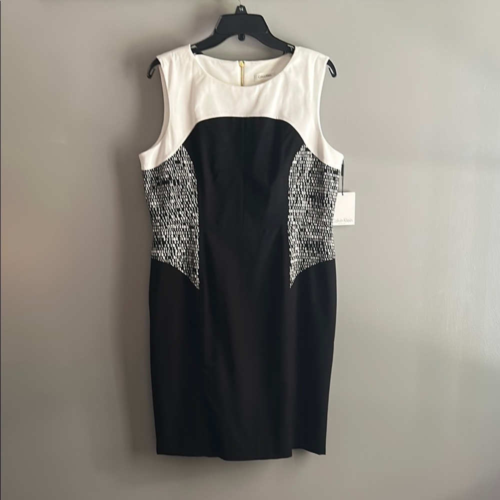 Calvin Klein Black and White Sleeveless Sheath Mini Dress